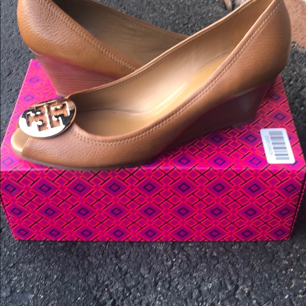 Tory Burch Peep toe shoe 12m